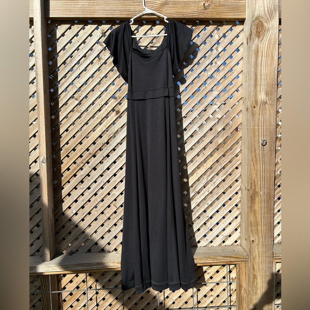 Black Performance Style dress. Size M.